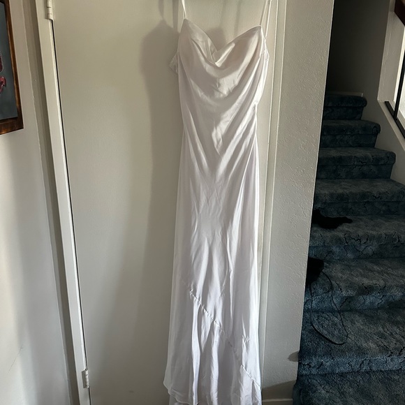 Wedding dress, silk white dress. - Picture 10 of 10